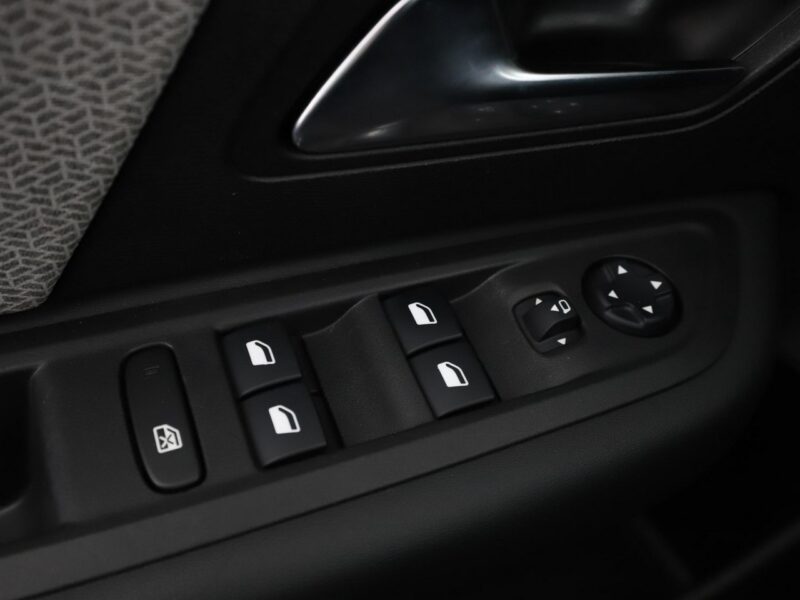Citroen C4 Navi Kamera cofania Full LED Pół skóra Tempomat Bluetooth III (2020-)