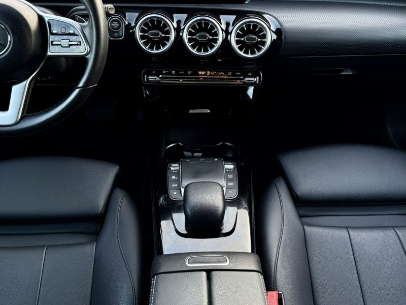 Mercedes CLA 200 Luxury,Bogata wersja,Gwarancja II (2019-)