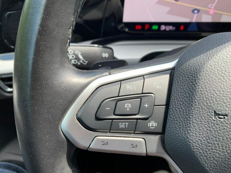 Volkswagen Golf 2.0TDI 150 Automat KeyLess Radar Navi CarPlay VIII (2020-)