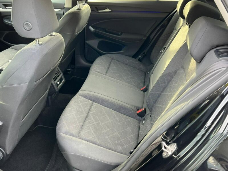 Volkswagen Golf 2.0TDI 150 Automat KeyLess Radar Navi CarPlay VIII (2020-)