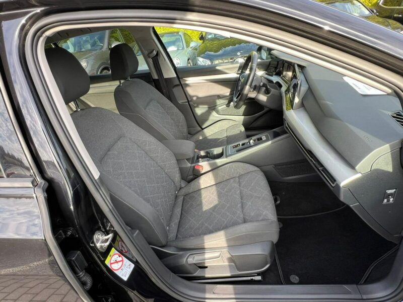 Volkswagen Golf 2.0TDI 150 Automat KeyLess Radar Navi CarPlay VIII (2020-)