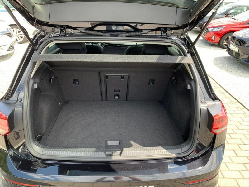 Volkswagen Golf 2.0TDI 150 Automat KeyLess Radar Navi CarPlay VIII (2020-)