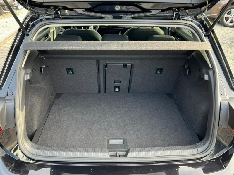 Volkswagen Golf 2.0TDI 150 Automat KeyLess Radar Navi CarPlay VIII (2020-)