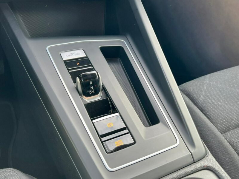 Volkswagen Golf 2.0TDI 150 Automat KeyLess Radar Navi CarPlay VIII (2020-)