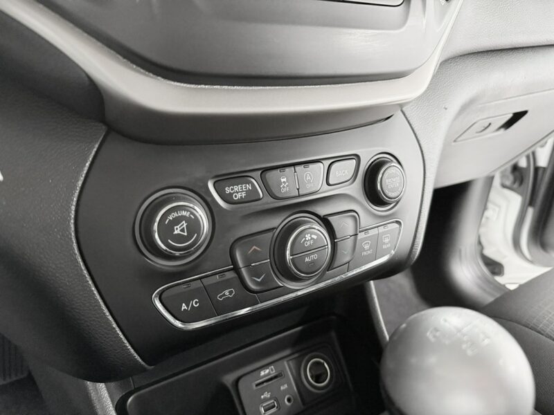 Jeep Cherokee 2.0 MJD 140KM LONGIITUDE*Navi GPS*Klimatronic*Polski Salon V (2014-)