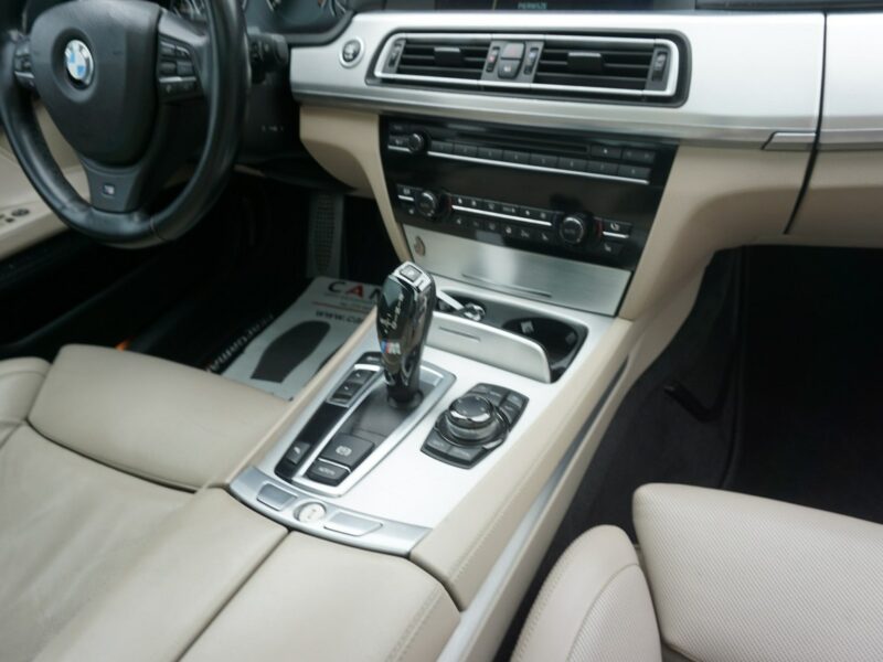 BMW 730 w bogatej wersji wyposażenia i z roczną gwarancją w cenie, F01 (2008-)