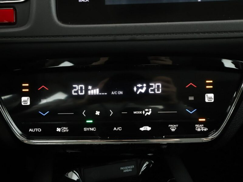 Honda HR-V navi klima auto grzane fotele II (2015-2021)