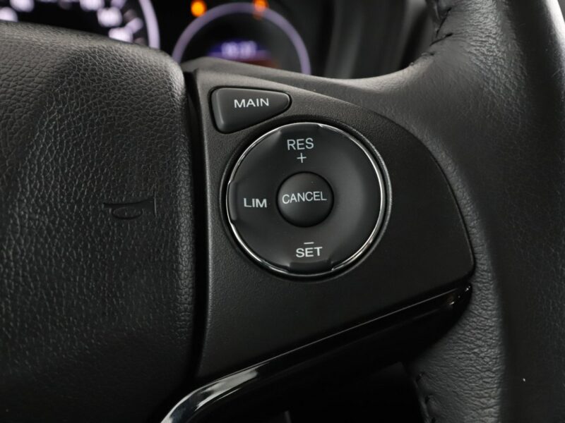 Honda HR-V navi klima auto grzane fotele II (2015-2021)