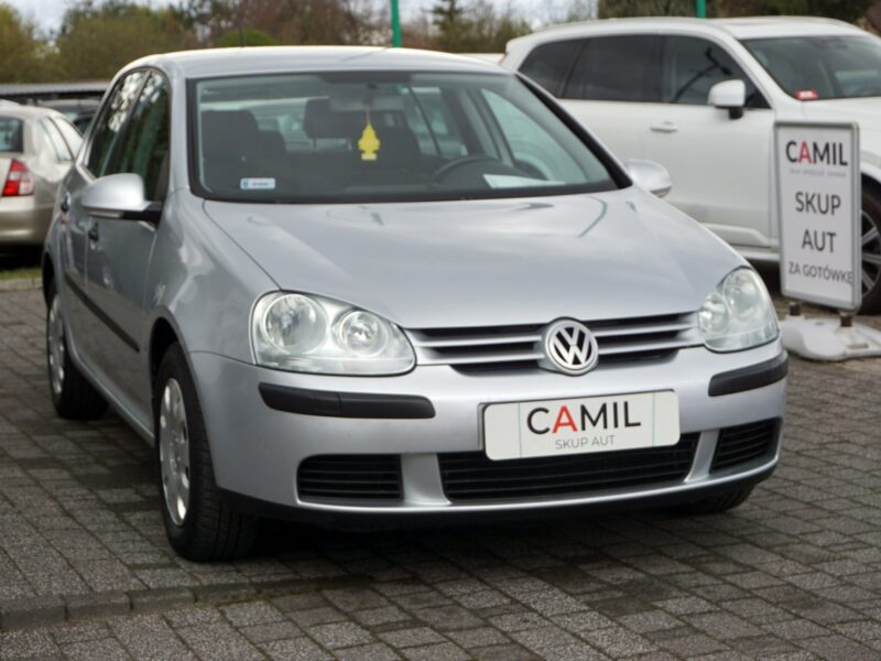 Volkswagen Golf z pełną historią serwisową, zarejestrowany, zadbany, ekonomiczny, V (2003-2008)