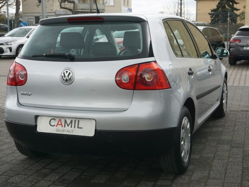 Volkswagen Golf z pełną historią serwisową, zarejestrowany, zadbany, ekonomiczny, V (2003-2008)