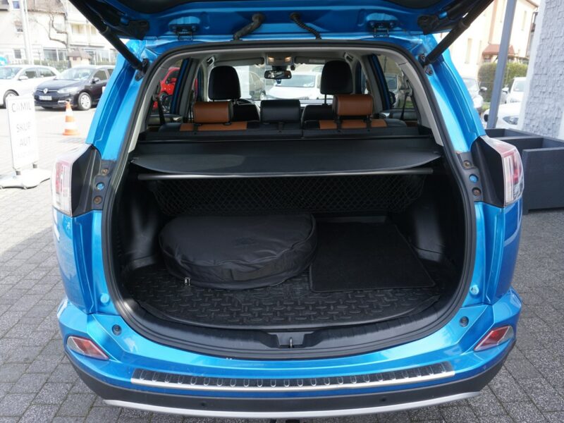 Toyota RAV-4 zarejestrowany , ubezpieczony IV (2012-)