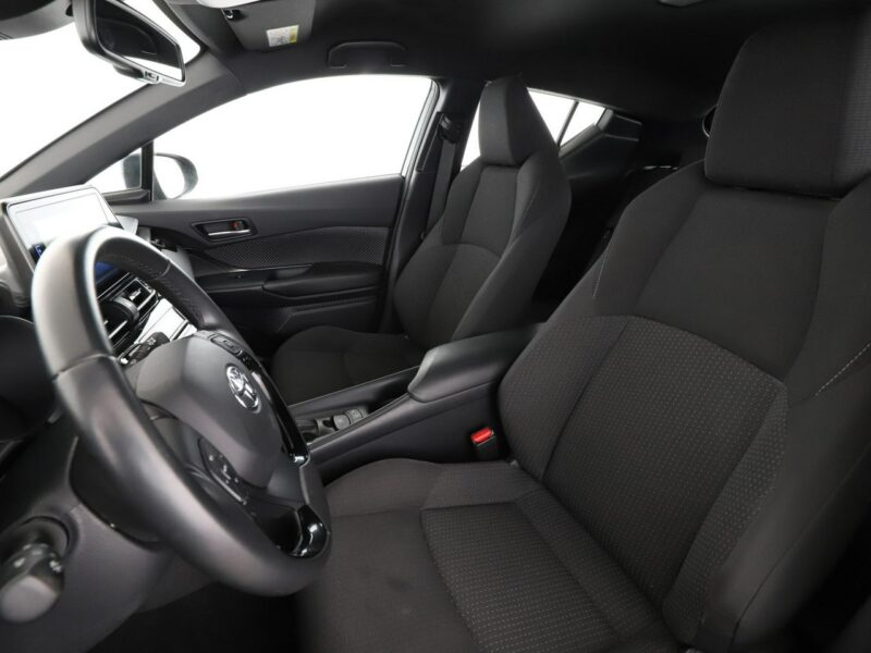 Toyota C-HR navi kamera Bluetooth klima-auto ACC