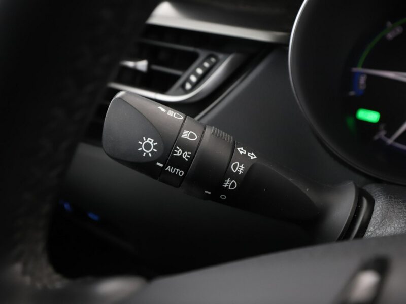 Toyota C-HR navi kamera Bluetooth klima-auto ACC