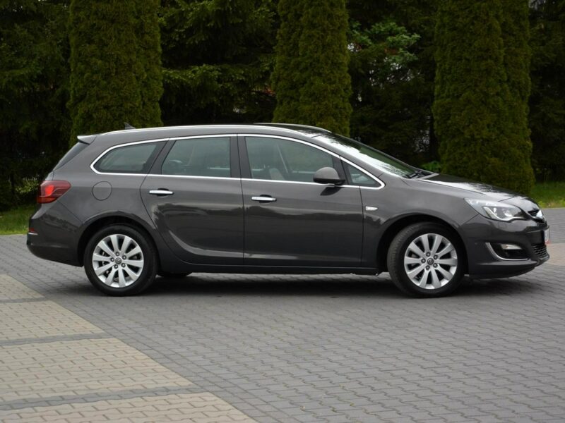 Opel Astra LIFT Innovation Colour Radar ACC bi-Xenon Ledy Navi Skóry 2xParktr. J (2009-2019)