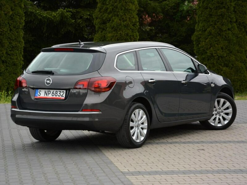 Opel Astra LIFT Innovation Colour Radar ACC bi-Xenon Ledy Navi Skóry 2xParktr. J (2009-2019)