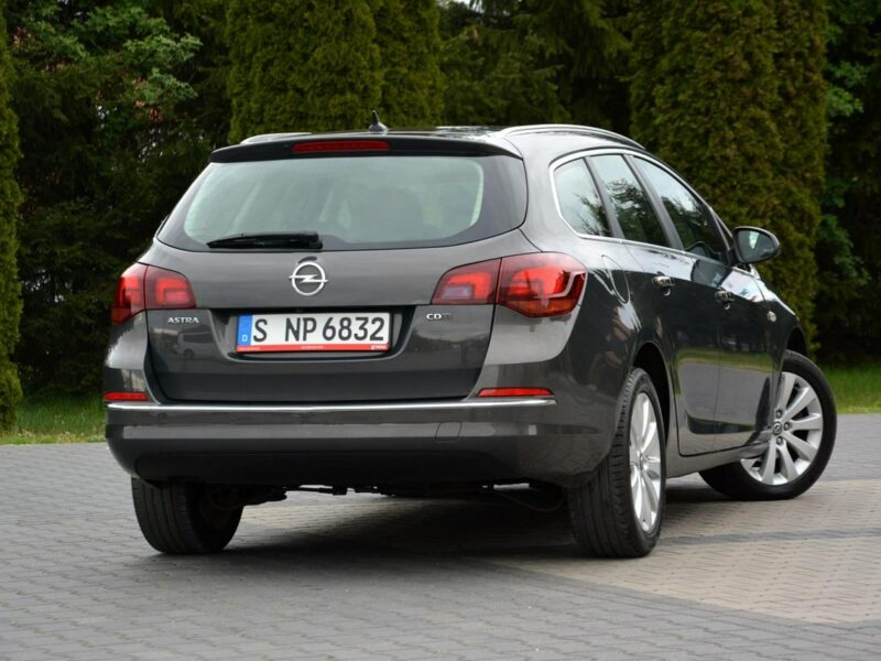 Opel Astra LIFT Innovation Colour Radar ACC bi-Xenon Ledy Navi Skóry 2xParktr. J (2009-2019)