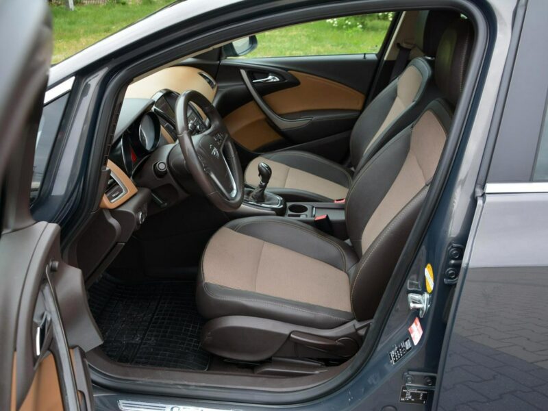 Opel Astra LIFT Innovation Colour Radar ACC bi-Xenon Ledy Navi Skóry 2xParktr. J (2009-2019)