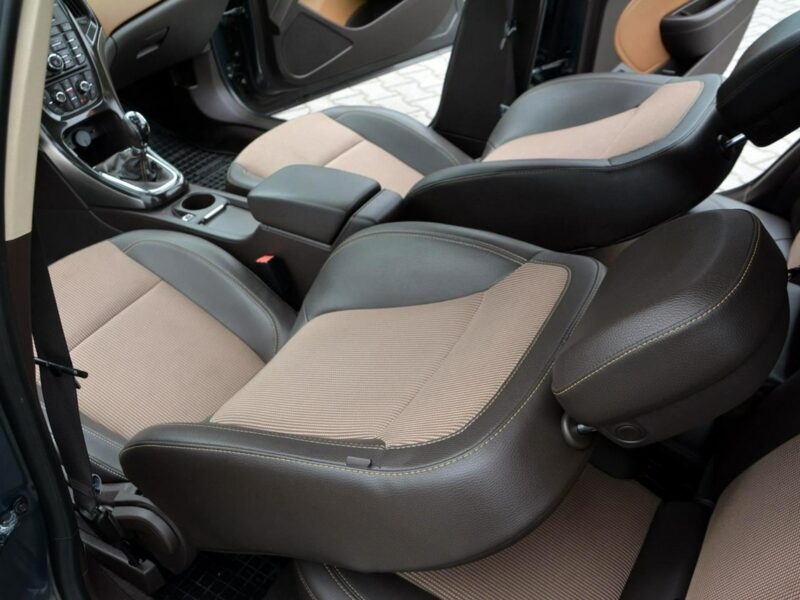 Opel Astra LIFT Innovation Colour Radar ACC bi-Xenon Ledy Navi Skóry 2xParktr. J (2009-2019)