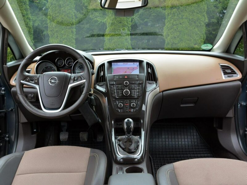Opel Astra LIFT Innovation Colour Radar ACC bi-Xenon Ledy Navi Skóry 2xParktr. J (2009-2019)