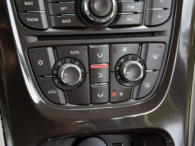 Opel Astra LIFT Innovation Colour Radar ACC bi-Xenon Ledy Navi Skóry 2xParktr. J (2009-2019)