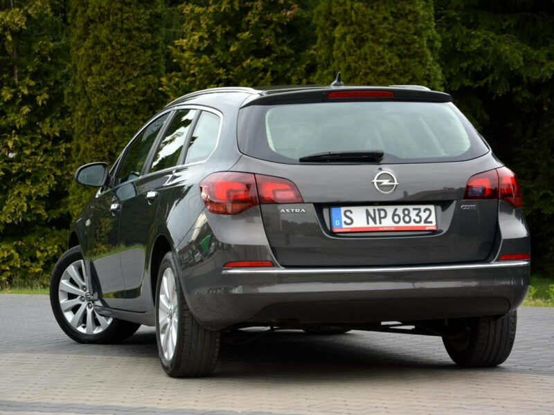 Opel Astra LIFT Innovation Colour Radar ACC bi-Xenon Ledy Navi Skóry 2xParktr. J (2009-2019)