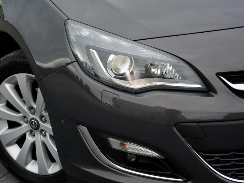 Opel Astra LIFT Innovation Colour Radar ACC bi-Xenon Ledy Navi Skóry 2xParktr. J (2009-2019)