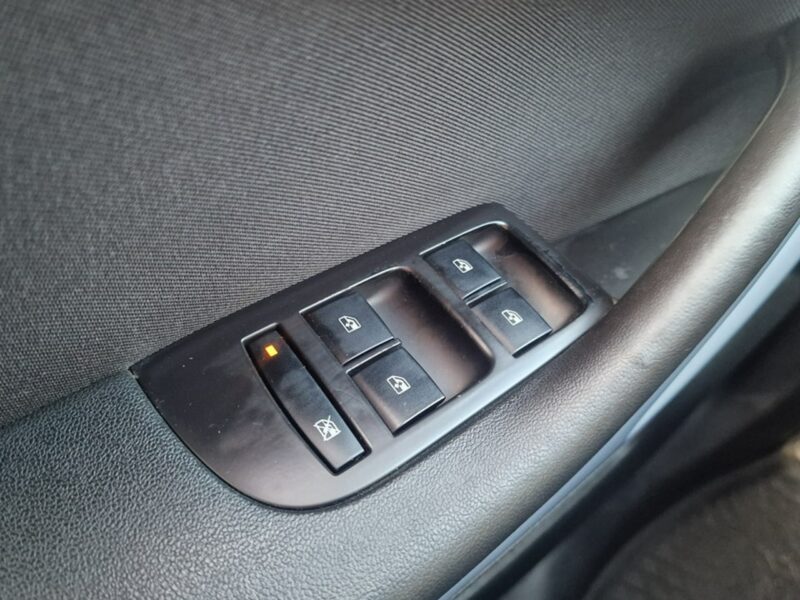 Opel Zafira 2.0 CDTI 165 KM, Grzene Fotele i Kierownica, Bluetooth, Automat, Klima C (2011-)
