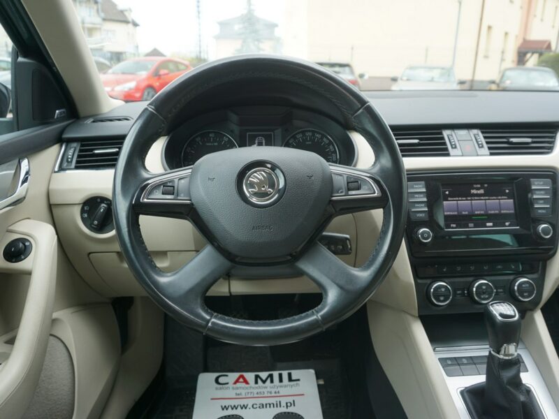 Škoda Octavia zarejestrowany, ubezpieczony, polski salon, I rej. maj 2015 III (2013-)