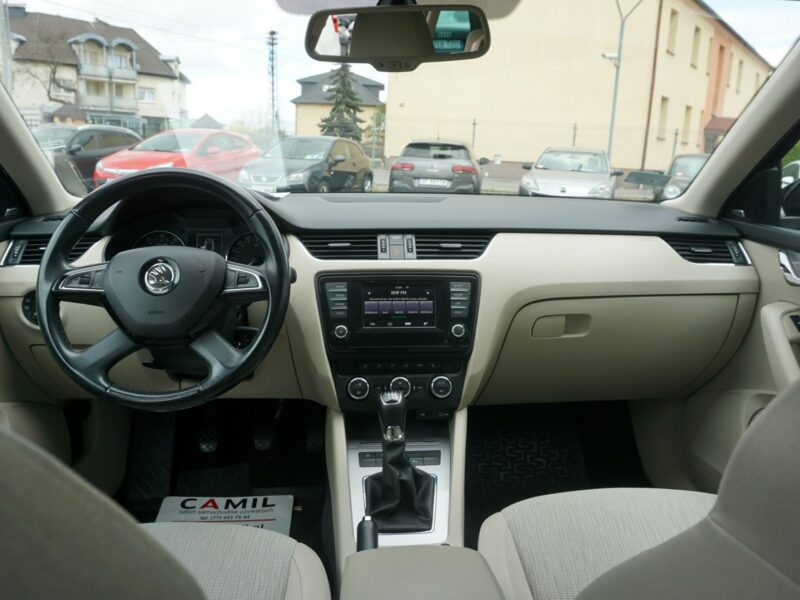 Škoda Octavia zarejestrowany, ubezpieczony, polski salon, I rej. maj 2015 III (2013-)