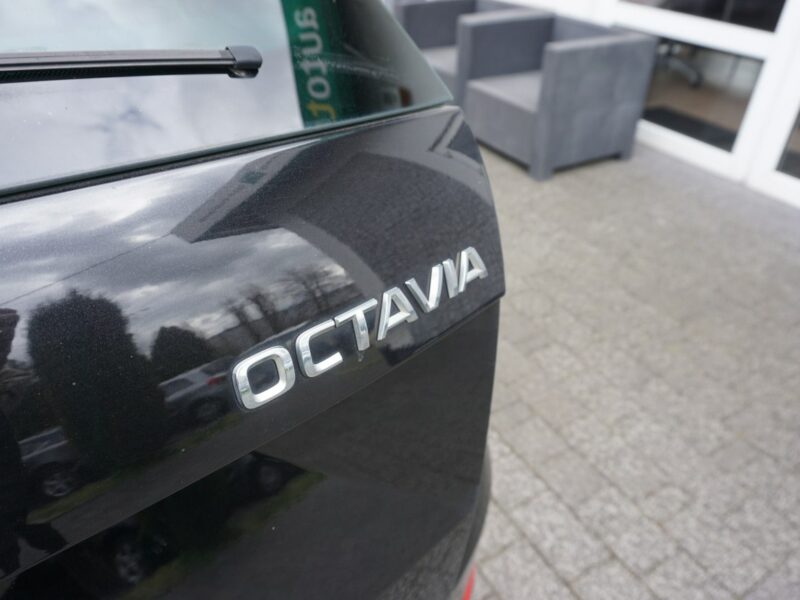 Škoda Octavia zarejestrowany, ubezpieczony, polski salon, I rej. maj 2015 III (2013-)