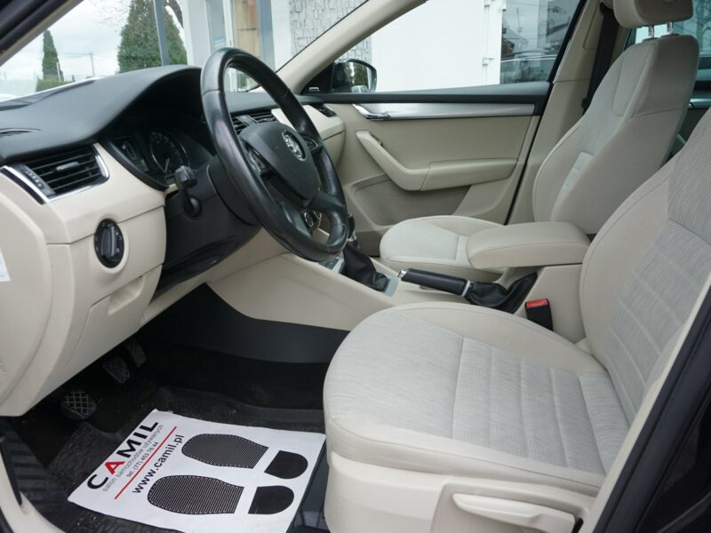 Škoda Octavia zarejestrowany, ubezpieczony, polski salon, I rej. maj 2015 III (2013-)