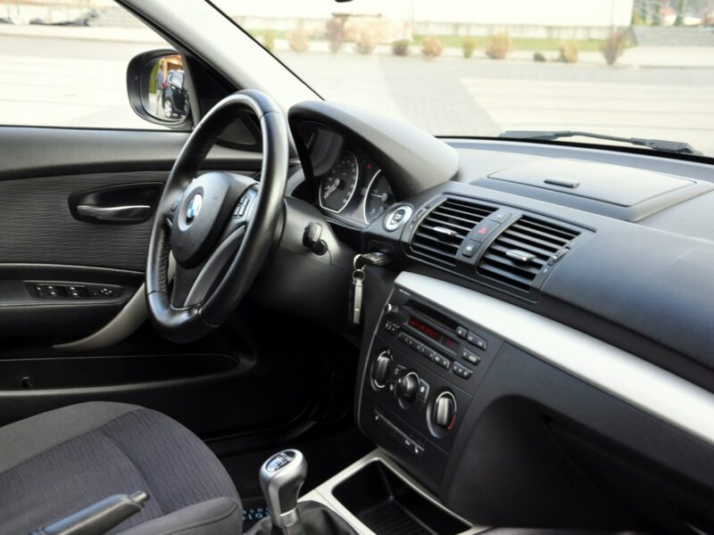 BMW 120 2.0d(143KM)*Lift*Grzane Fotele*Klimatyzacja*Parktronik*I Wł*Alu16"ASO E87 (2004-2013)