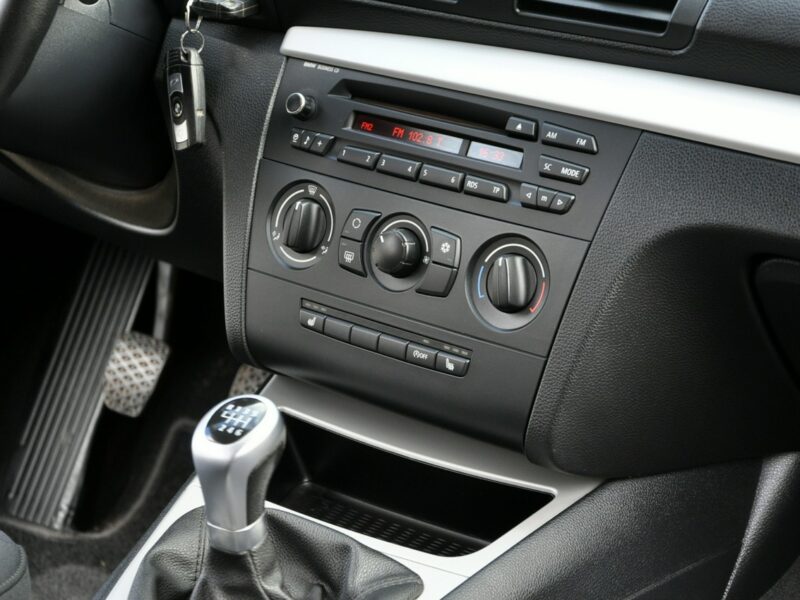 BMW 120 2.0d(143KM)*Lift*Grzane Fotele*Klimatyzacja*Parktronik*I Wł*Alu16"ASO E87 (2004-2013)