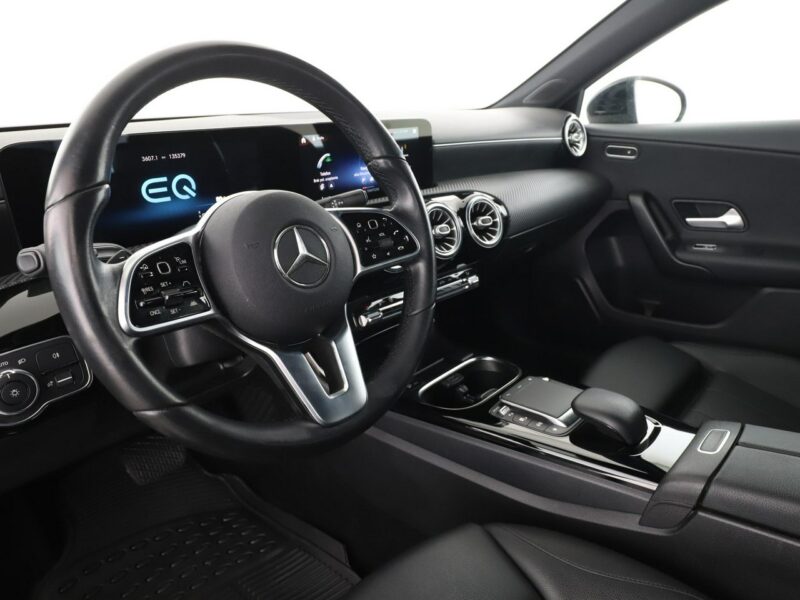 Mercedes A 250 PHEV 250e automat skóra navi kamera grzane fotele ACC LED W177 (2018-)
