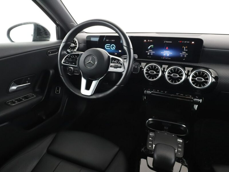 Mercedes A 250 PHEV 250e automat skóra navi kamera grzane fotele ACC LED W177 (2018-)