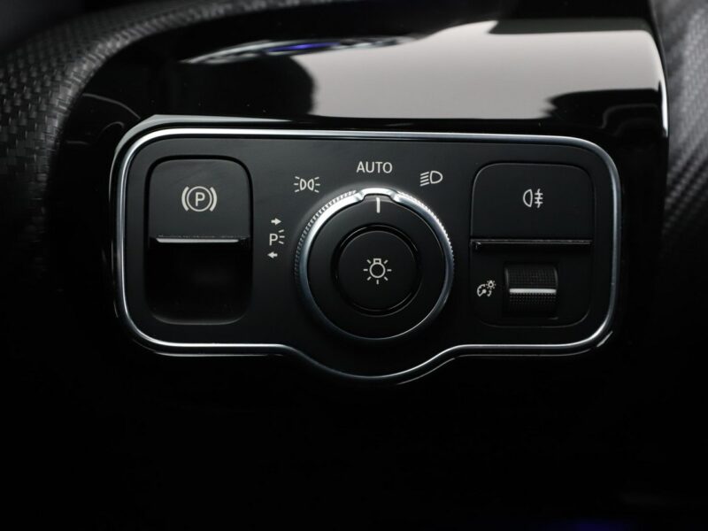 Mercedes A 250 PHEV 250e automat skóra navi kamera grzane fotele ACC LED W177 (2018-)