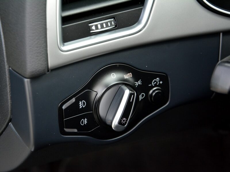 Audi A4 Lift S-line BLiS Ledy Navi MMi BI-Xenon*Pamiec Foteli*ASO AUDI* B8 (2007-2015)