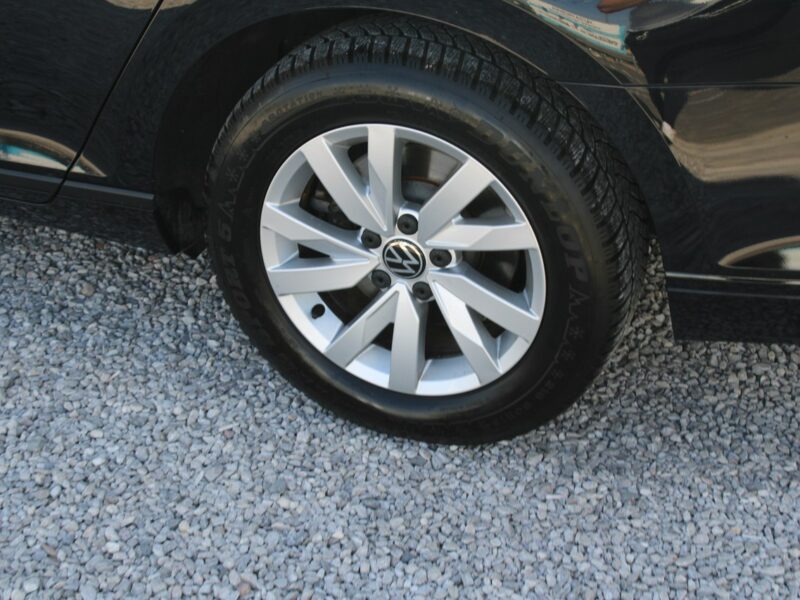Volkswagen Passat ESSENCE LED F-vat Salon Polska Gwarancja B8 (2014-2023)