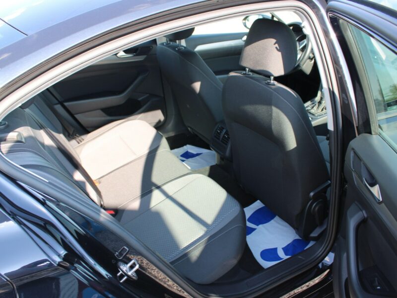 Volkswagen Passat ESSENCE LED F-vat Salon Polska Gwarancja B8 (2014-2023)