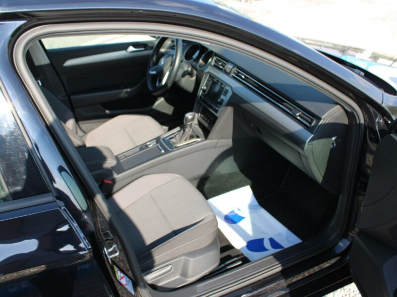 Volkswagen Passat ESSENCE LED F-vat Salon Polska Gwarancja B8 (2014-2023)