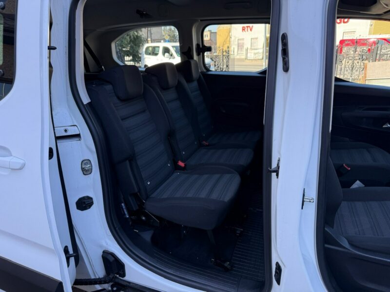 Opel Combo Life Combo Długie Life dla Niepełnosprawnych Inwalida Rampa PFRON Model2021 2018-