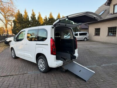 Opel Combo Life Combo do przewozu Niepełnosprawnych inwalida rampa Model 2021 PFRON 2018-