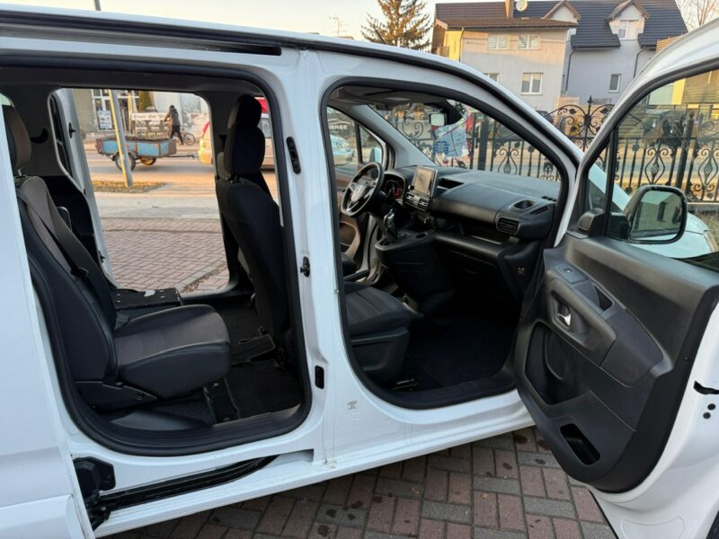 Opel Combo Life Combo do przewozu Niepełnosprawnych inwalida rampa Model 2021 PFRON 2018-