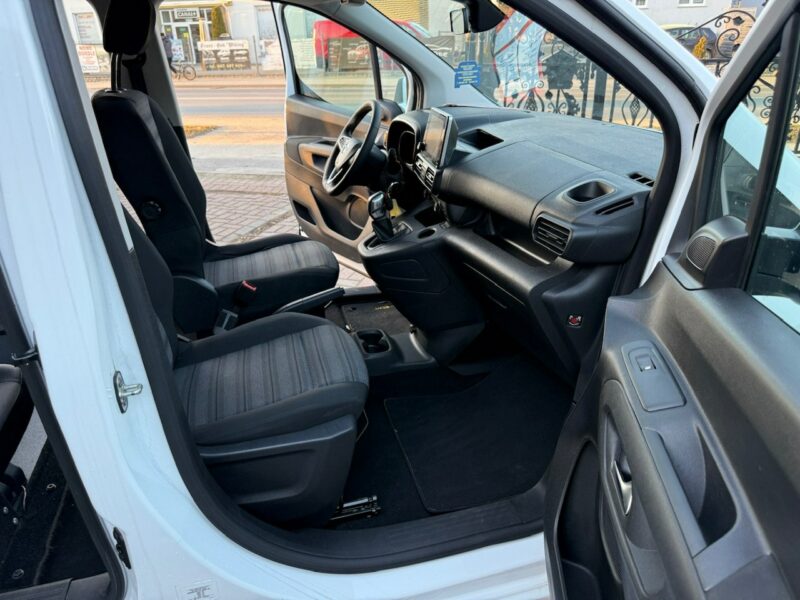 Opel Combo Life Combo do przewozu Niepełnosprawnych inwalida rampa Model 2021 PFRON 2018-