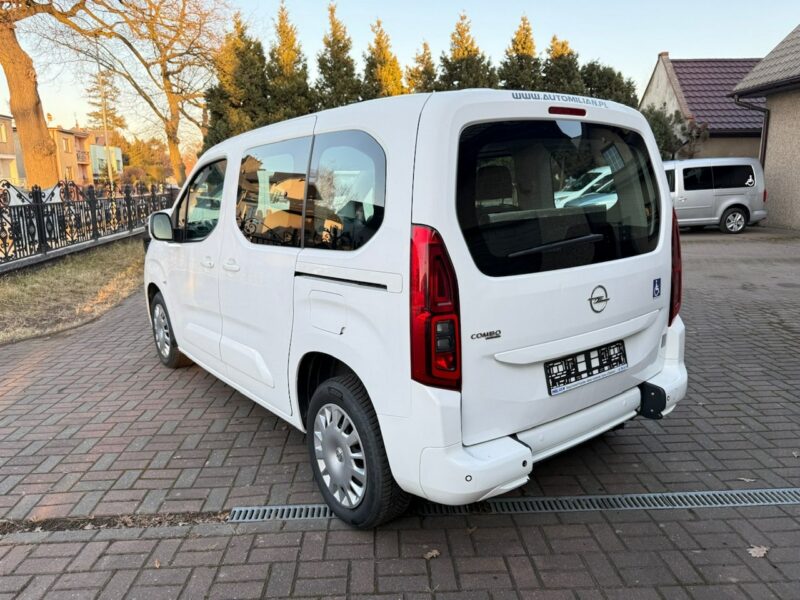 Opel Combo Life Combo do przewozu Niepełnosprawnych inwalida rampa Model 2021 PFRON 2018-