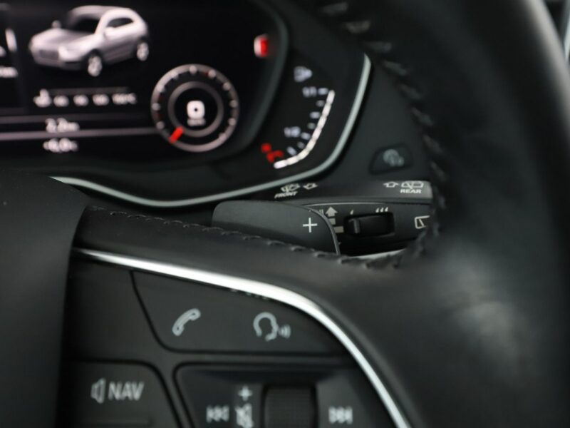 Audi Q5 Sport quattro S-tronic virtual alcantara climatronic-3stref. navi grza 8R (2008-)