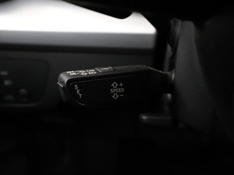 Audi Q5 Sport quattro S-tronic virtual alcantara climatronic-3stref. navi grza 8R (2008-)