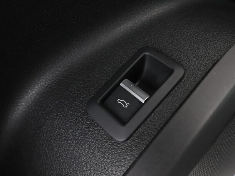 Audi Q5 Sport quattro S-tronic virtual alcantara climatronic-3stref. navi grza 8R (2008-)
