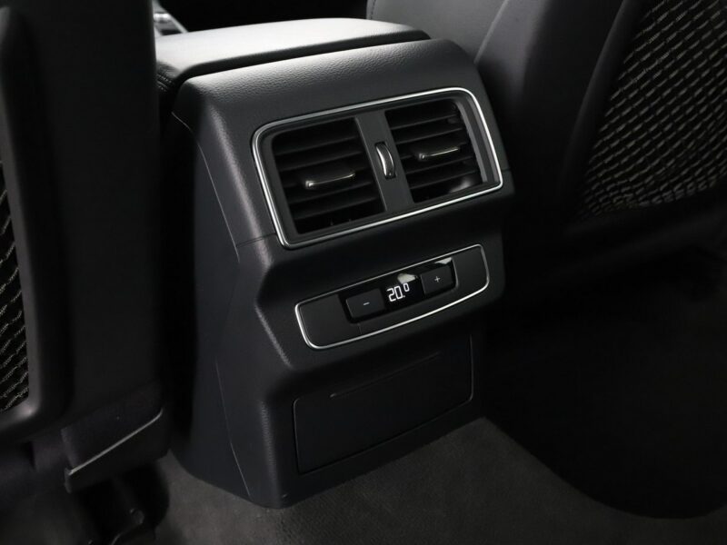 Audi Q5 Sport quattro S-tronic virtual alcantara climatronic-3stref. navi grza 8R (2008-)
