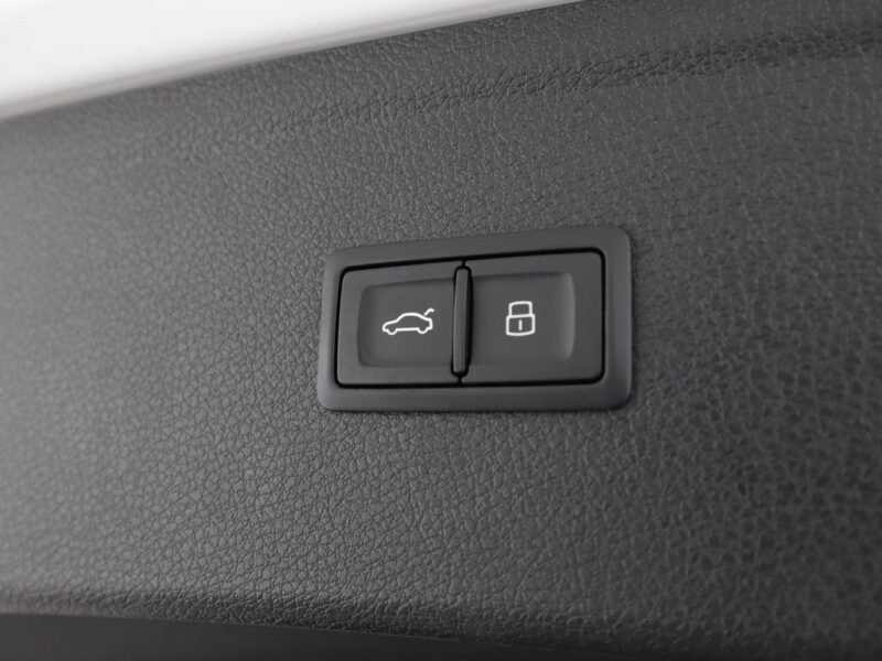 Audi Q5 Sport quattro S-tronic virtual alcantara climatronic-3stref. navi grza 8R (2008-)